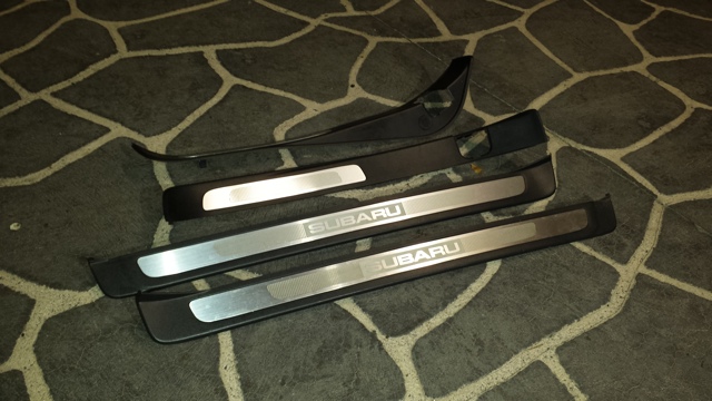 subaru side sills.jpg