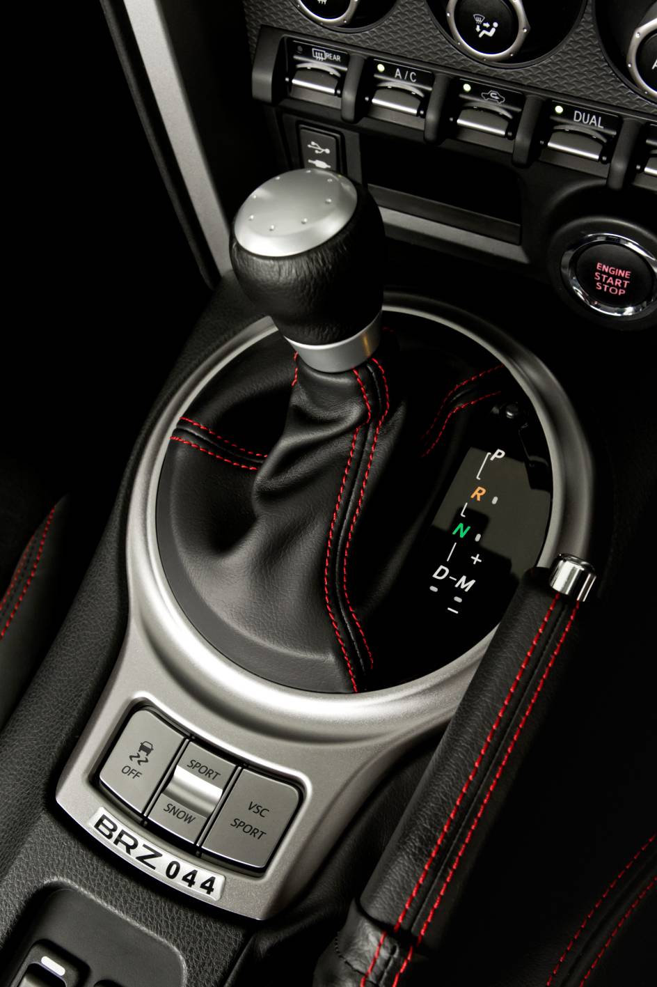 2013-subaru-brz-interior-3.jpg