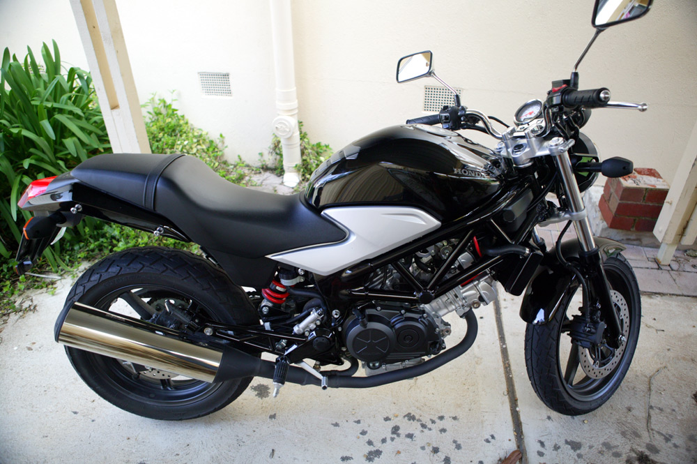 tans_vtr250_web.jpg