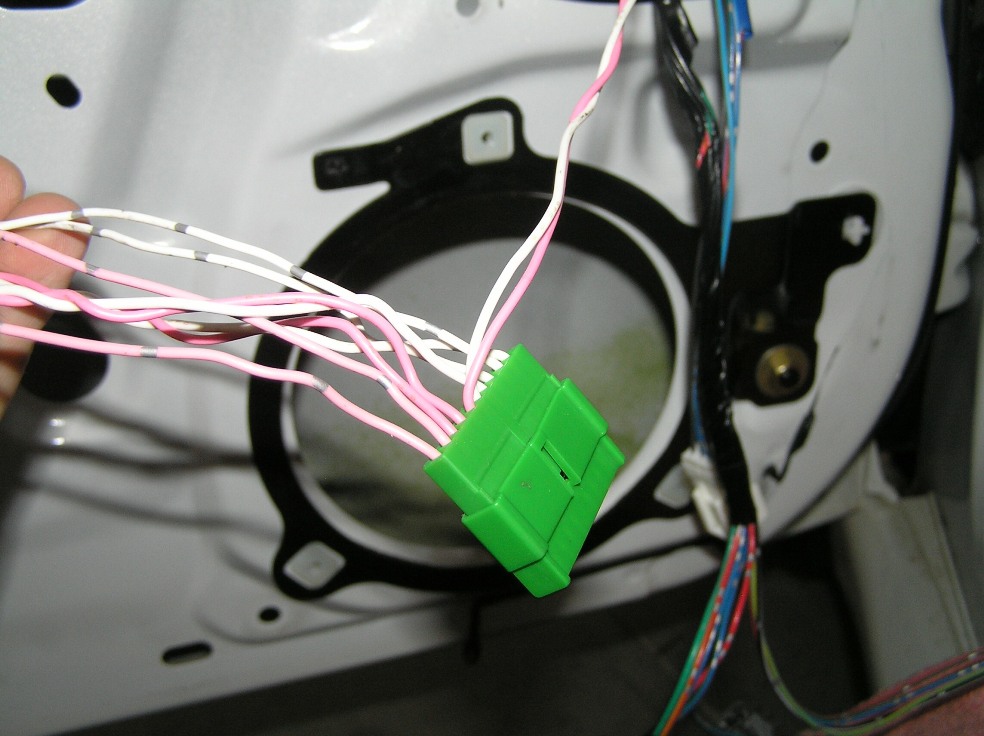 speaker_parallel_plug_1.jpg