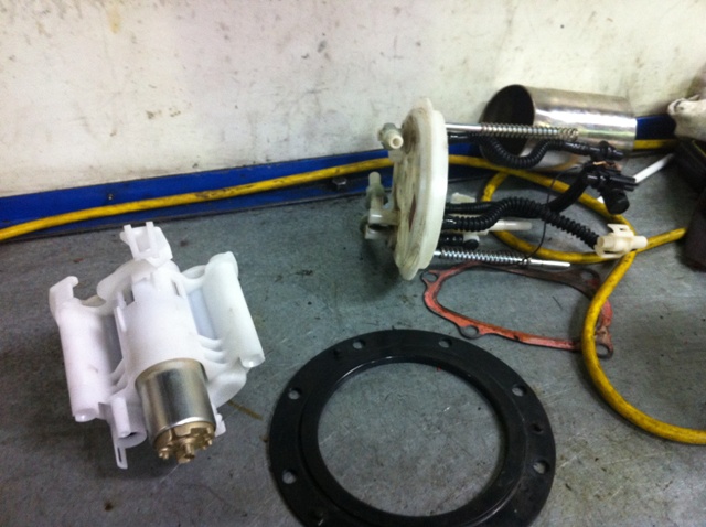 Fuel Pump N Cradle.JPG